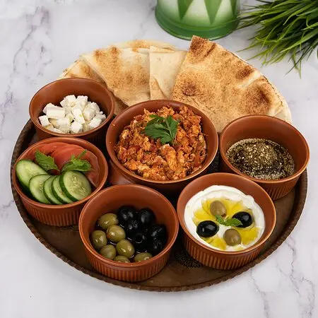 Arabic breakfast plate 