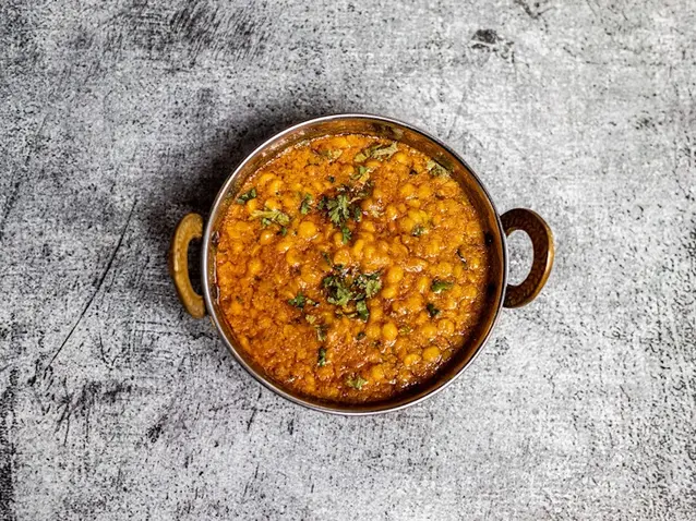 Daal with bread 