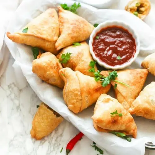 Sambosa (chiken-meat-Vegetables-cheese)