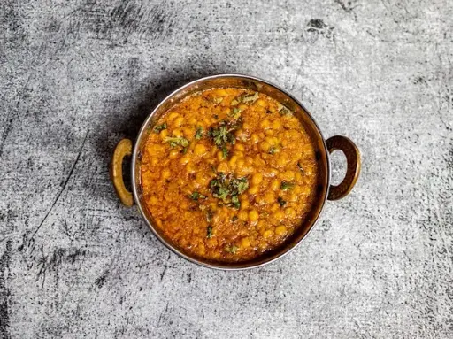 Daal with bread 