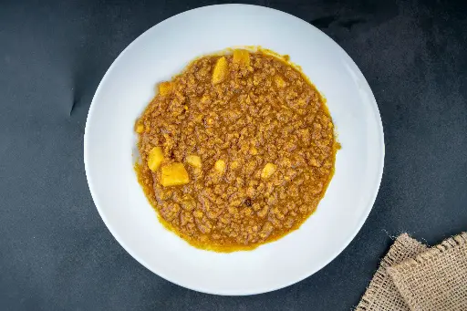 Keema with bread كيما مع الخبز